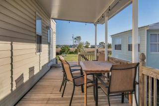 Surf City 2BR Model Home with Pool and Boat Ramp Access - Surf City - 9