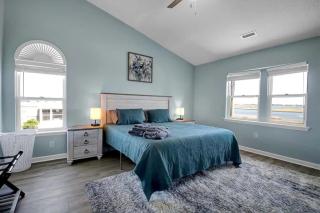 Surf City Serene Waterfront Vacation Home - 9