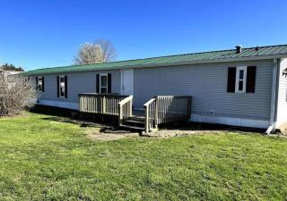 Big Model Home in Bloomington - Bloomington - 9