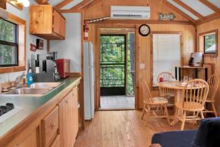 Homey Cabin in Bloomington with Views - Bloomington - 2