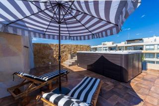 Penthouse with Private Jacuzzi and 4 Bedrooms - 1