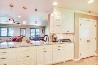HOT TUB - Beautifully Renovated Home in West Texas - Fort Stockton - 1