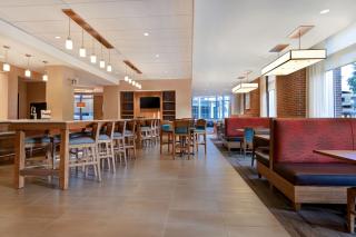 Hyatt Place Bloomington / Normal - Bloomington - 5