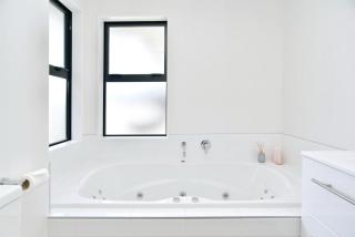 Saddlers Lane - Christchurch Holiday Homes - 7