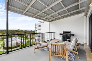 Beachside 3-Bed with BBQ, Pool, Gym & Tennis Court - Marcoola - 0