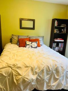 Huge 5 Bedroom 2 12 Bathroom And Pet Friendly - Ontario - 3