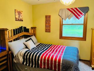 Huge 5 Bedroom 2 12 Bathroom And Pet Friendly - Ontario - 2