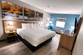 Days Inn & Suites by Wyndham Russellville - 2