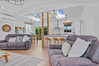 SALTAIR Beach House Right in Town - 4