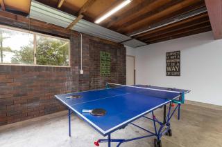 Spacious 4-Bed House Metres from Beach - Caloundra - 5