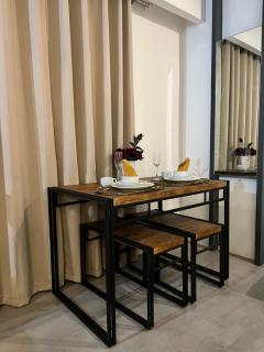 Comfty, Chic & Spacious Room with Parking & WiFi - 3
