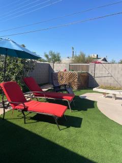 Cozy Home with Sparkling Pool/Pet Friendly - Mesa - 9