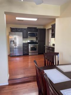 Cozy Home with Sparkling Pool/Pet Friendly - Mesa - 3
