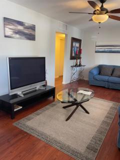 Cozy Home with Sparkling Pool/Pet Friendly - Mesa - 2