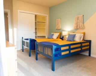 Sunserra Villa! Movie Room, Family Friendly, BBQs, Pools, Free Golf! - Quincy - 2