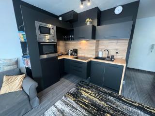 Wake Up To Baltic Views AON Apartment Just Minutes From Beach - Danzig - 1