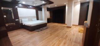 ROYAL CHETAN INN - 7