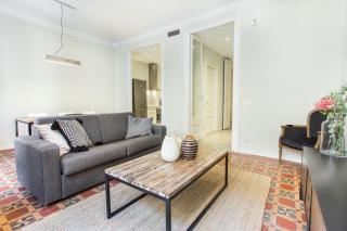 4bedroom apartment with a balcony in Las Ramblas 1 2 - Barcelone - 3
