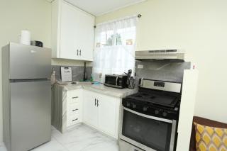 Private 1-Bedroom Villa with Pool & View in Kingston - 3