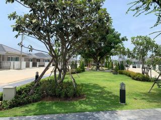 La Vallee Village Town 80/172 - 1