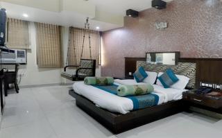 Hotel York Legacy - Premium Room Near NDLS & Connaught Place - 0