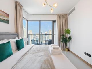 Hidden Gem, Waterfront Escape With Harbor View - Dubai - 1