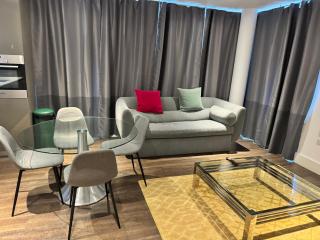 Phoenix 2 Bedroom Apartment in london - Woolwich - 7