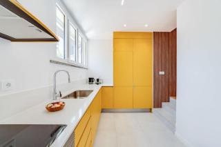 Cozy Coastal Getaway 3BR Apartment in Estoril - Estoril - 9