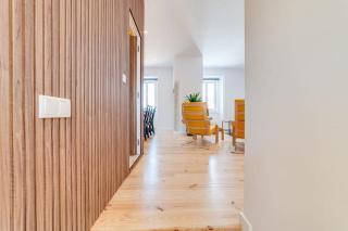 Cozy Coastal Getaway 3BR Apartment in Estoril - Estoril - 5