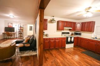 Modern & Cozy Getaway House near Conway lake - Pet Friendly - Conway - 2