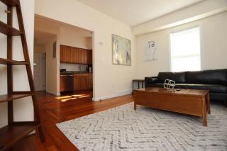 Stylish Apartment in Malden 20 Min from Boston #2 - Malden - 1