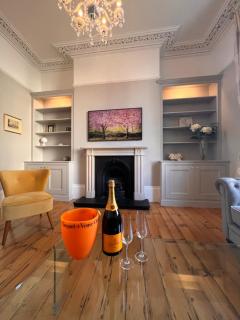 No2 Clarence grade II Regency townhouse short walk to racecourse and town centre - 0
