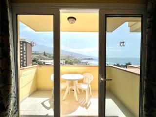 One bedroom with sea or volcano view, WiFi and pool in Puerto de la Cruz - 5
