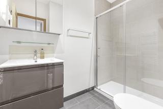 Spacious 1 BR apt w 2 king bed by Tent serviced apartments - 6