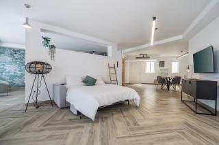 Brand new elegantly furnished studio apt in Gzira - 1