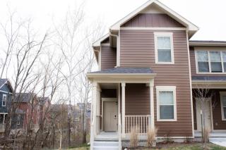 Stunning 4-BR Houses with On-Site Pool - Bloomington - 5