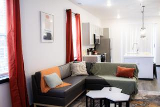 Stunning 4-BR Houses with On-Site Pool - Bloomington - 2