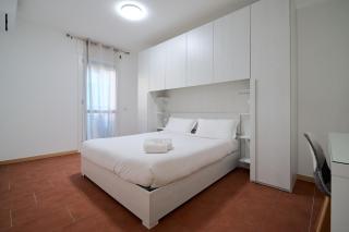 Xenia Apartments - Spacious and bright new flat with garden - Milan - 0
