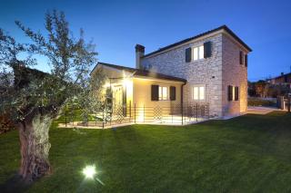 Villa Santa Domenica near Poreč with play room, beautiful tavern & garden - Labinci - 6