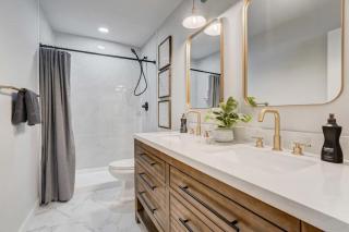 Tonka Heights Remodeled Oasis BBQ Hot Tub - 7
