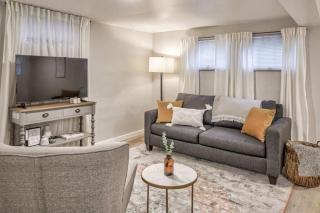 Extended Stays & Historic DT Basement Suite - 8