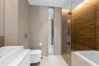 Bluewater's Residence Bay 2BR-Maid Room -Fantastic Sea View -Spacious Layout - Dubai - 2