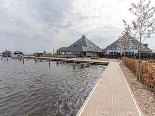 Spacious holiday home with harbor view - Sneek - 4