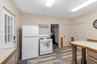 Charming 4BR Westside Home in Beer City USA - 4