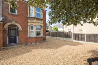 Central 4 Bed Home With Parking - Cambridge - 4