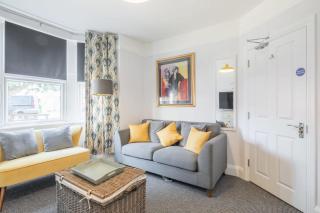 Central 4 Bed Home With Parking - Cambridge - 1