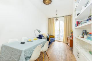 Victorian 1BR Flat, Hidden Gem in Hackney - 3