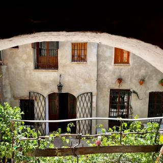 Oliva Courtyard Guesthouse - Oliva - 2