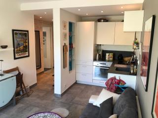 Only 60m to the beach, 2 bedroom cozy apartment, 80m2 big garden, very central - Cannes - 3