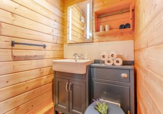 Bluebell Cabin - 5